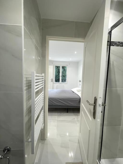 Appartement Cosy Et Moderne Proche De Disneyland Bussy-Saint-Georges Exterior photo